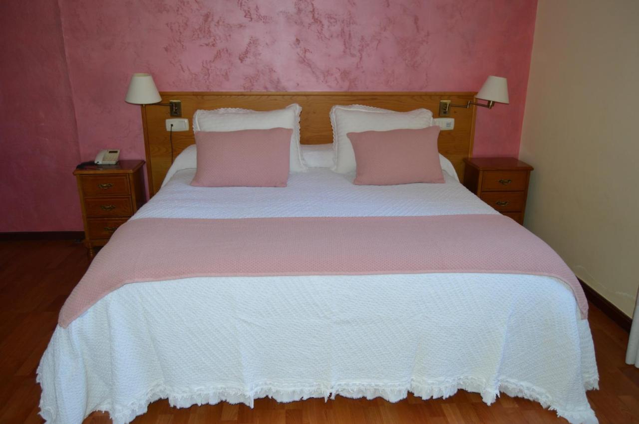Hotel Restaurante Val Antas de Ulla المظهر الخارجي الصورة