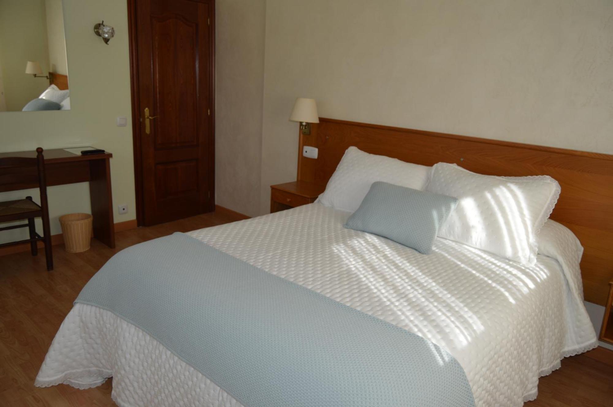Hotel Restaurante Val Antas de Ulla الغرفة الصورة